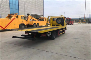 华池非事故拖车